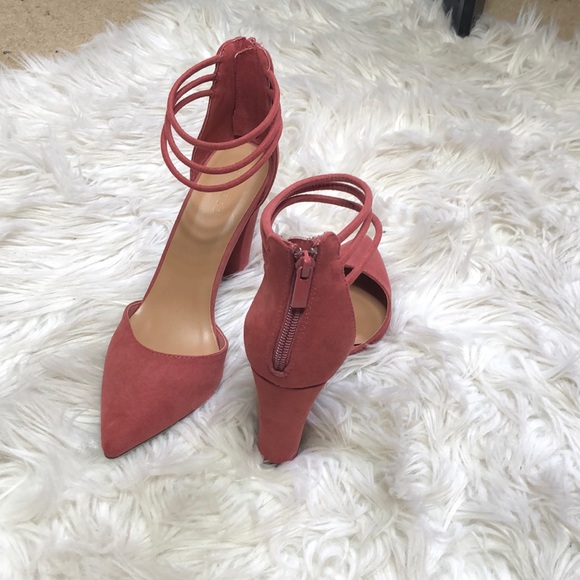 NWOT Red Pump Heels - Picture 3 of 4